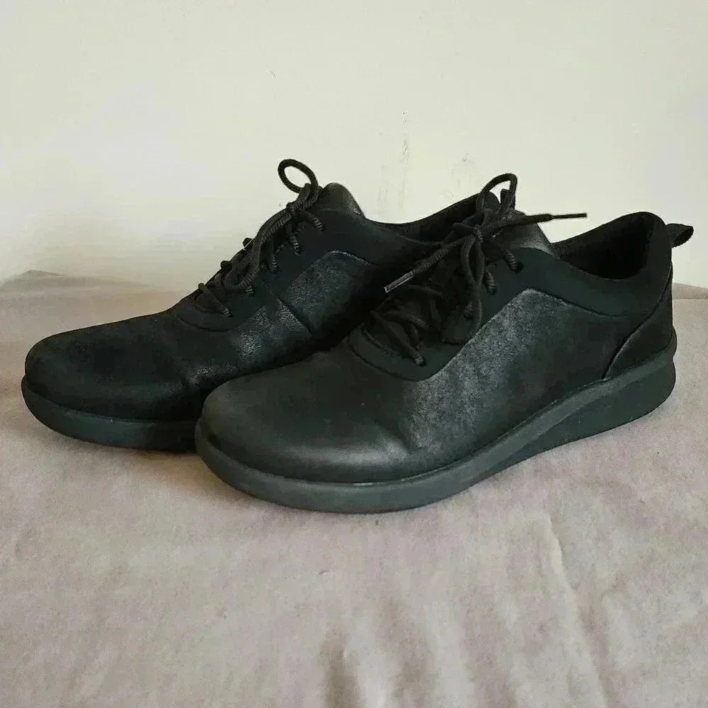 Clarks Cloudsteppers Faux suede sneakers - US 7
